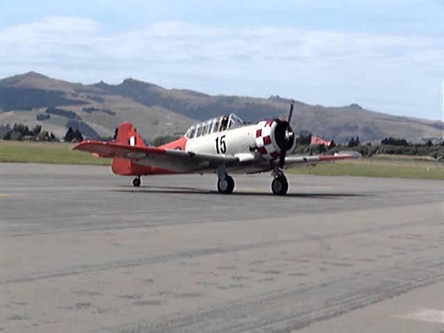 Wigram Airshow 2005, Red Checker Hardvard parking up