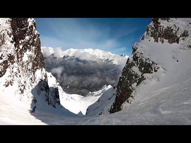 Yuriev Khutor (Юрьев хутор) sunny day freeride skiing at Rosa Khutor, Sochi.