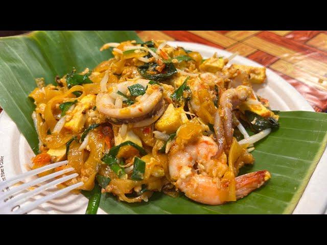 Halal Street Food In Bangkok, Thailand | YOU MUST GO THIS MUSLIM FRIENDLY FOOD PARADISE!!