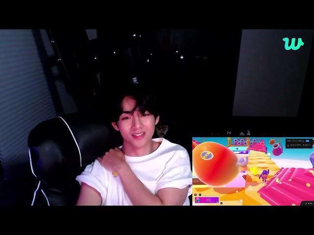 [ENG SUB] BTS V (TAEHYUNG) WEVERSE LIVE (2022.11.15) V PLAYING GAME ON WEVERSE LIVE