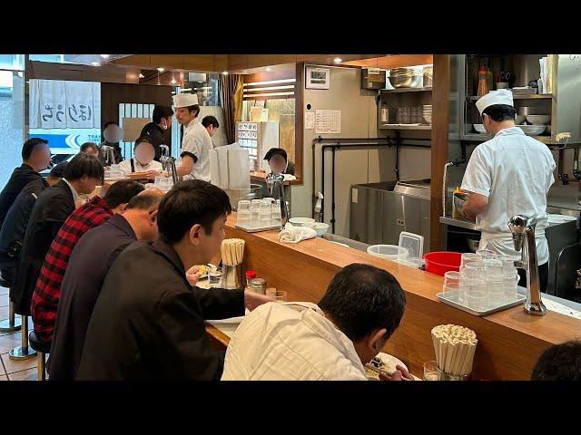 Shinjuku’s must-try soy sauce ramen - opens early at 8AM! - Noodles trip in Japan