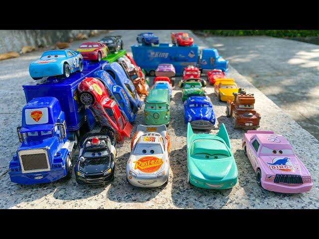 Looking for Disney Pixar Cars On the Rocky Road : Lightning Mcqueen, Cruz Ramirez, Francesco, Storm