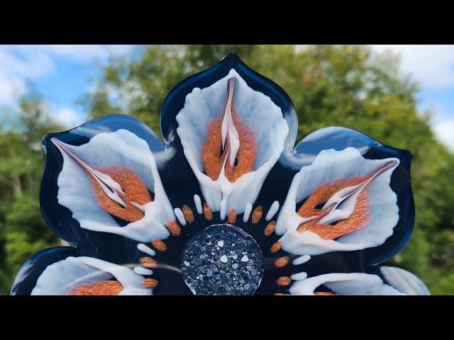 Gorgeous - Resin 'Calli Lily' 3D bloom with druzy insert!