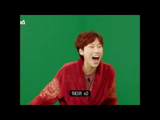 Sungjong dancing to Be mine & The chaser in MMTG #sungjong #eunbi #jaejae #tsuki