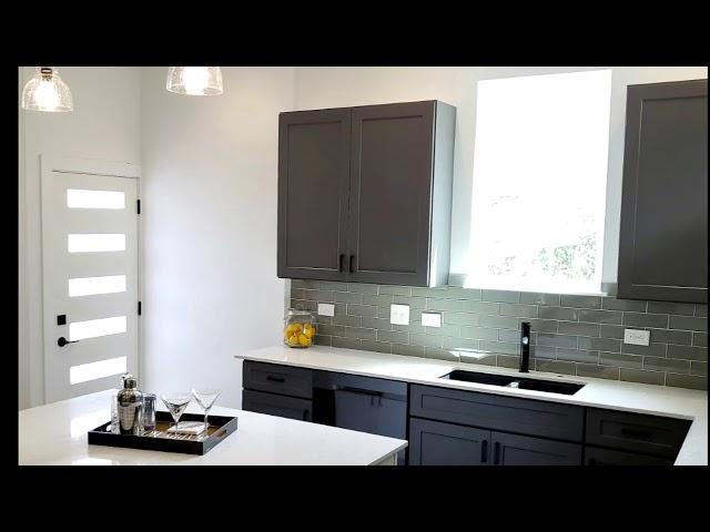 Staged Slide Show EAST AUSTIN NEW HOME 2411 East 9th Street