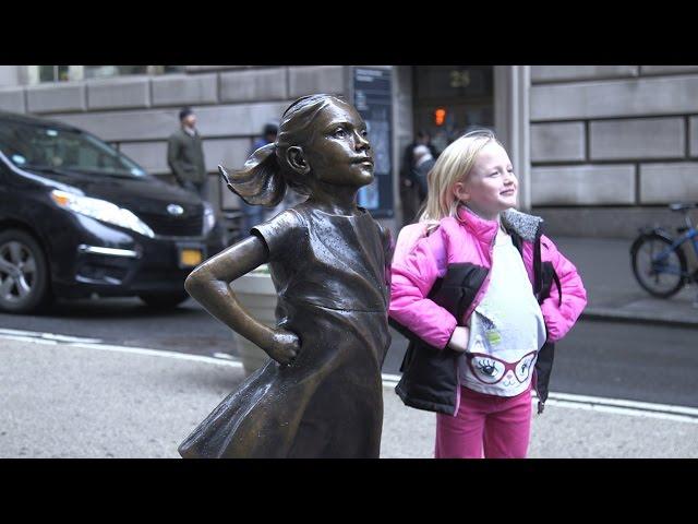 A statue of a defiant girl now faces the Wall Street bull