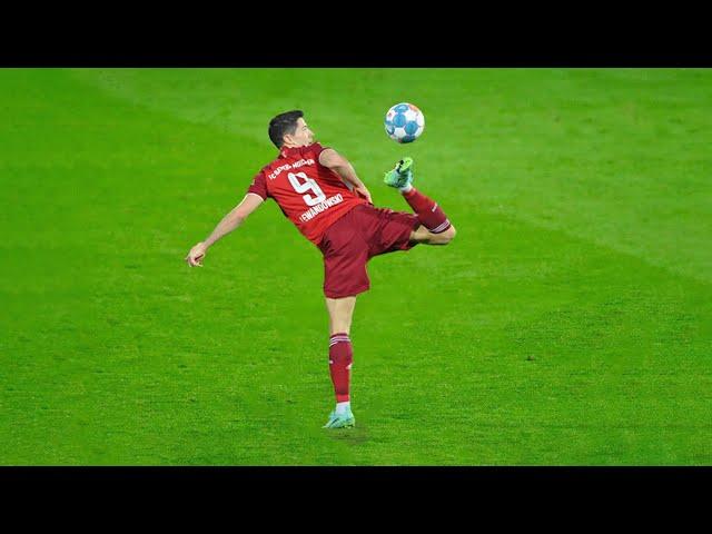 Lewandowski Superb Skill Show 