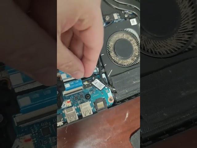 Acer Nitro 5 Connecting USB to Motherboard
