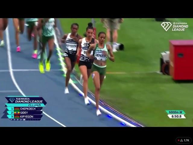 Womens 5000m WORLD RECORD 14:05 faith kipyegon