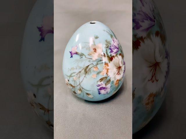 Всего лишь пасхальное яйцо, но посмотрите, как украшено #antique #антиквариат #фарфор