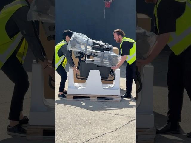 Would you be able to unbox this delivery drone alone?  DJI FlyCart 30  @djistoreau