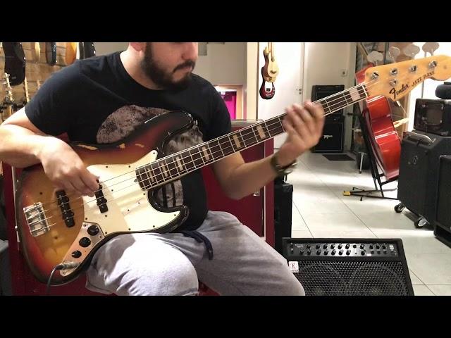Fender Jazz Bass 1968 played by Raul