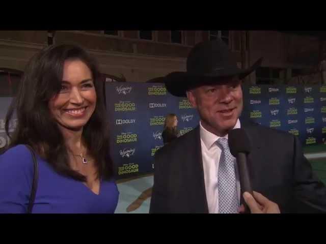 The Good Dinosaur: Wyoming Governor Matt Mead Hollywood Red Carpet Premiere Interview | ScreenSlam