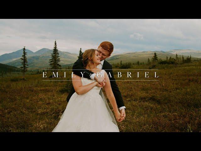 Alaskan Destination Wedding | At Home in the Last Frontier