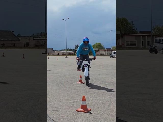 smooth stoppie slalom like a butter 