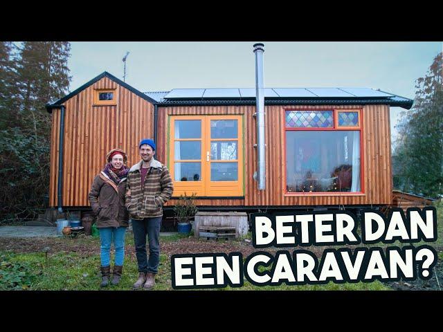 Tiny House van tweedehands materialen is prachtig ! - Tiny House Tour #13