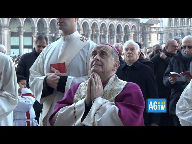 Giubileo, la cerimonia a Milano. L'arcivescovo Delpini: «Le nostre tenebre possono essere vinte»