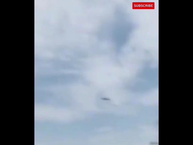 2 US F16 Fighter Jets chasing the UFO!