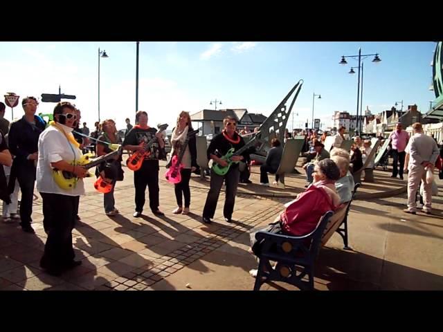 Elvis festival at Porthcawl September 2010 video by Colin Prosser