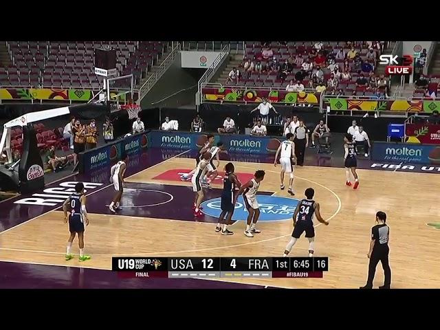 Victor Wembanyama sky hook over Chet