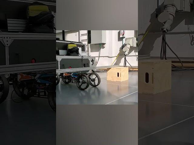 This robot drone can move in eight different ways