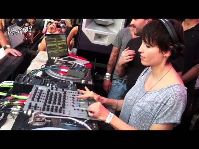 FRA909 Tv - MAGDA CLOSING SET @ COCORICO'