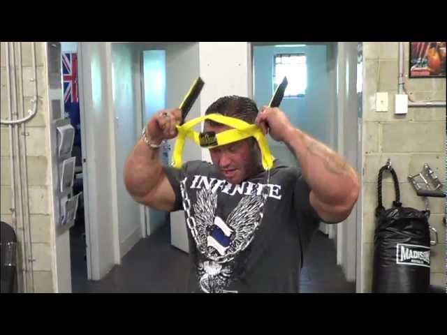 Lee Priest demonstrates the Powertec Leverage Chin Dip Assist