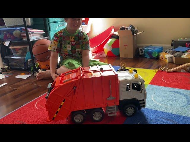 Recycling Truck from DRIVEN by Battat! Toy Review - Target exclusive