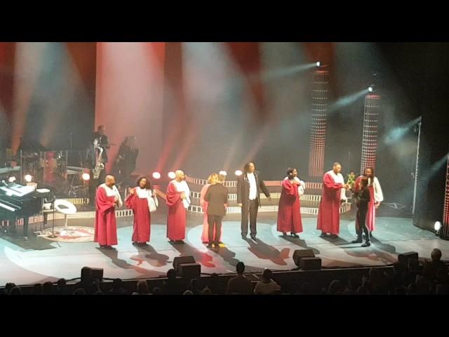 Queen Esther Marrow & the Harlem Gospel Singers Berlin Admiralspalast 20.12.2016 Gospel Konzi Finale