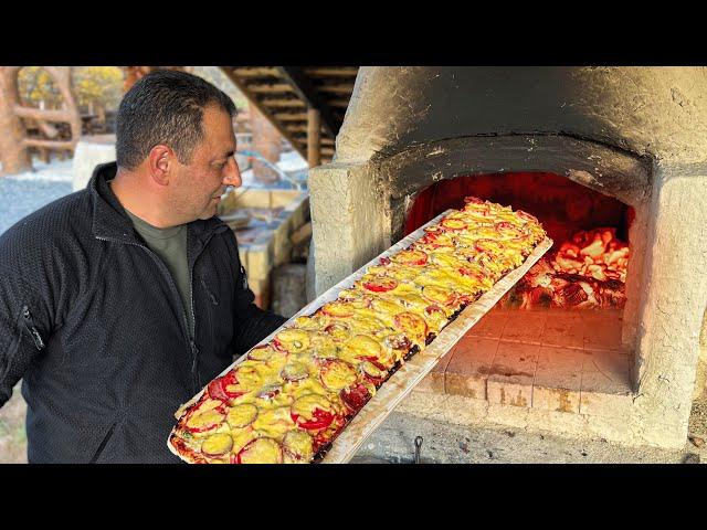 Chef Cocina Pizza Turca! Qué la Hace Diferente y Más Sabrosa Que la Pizza Italiana Que Todos Amamos?