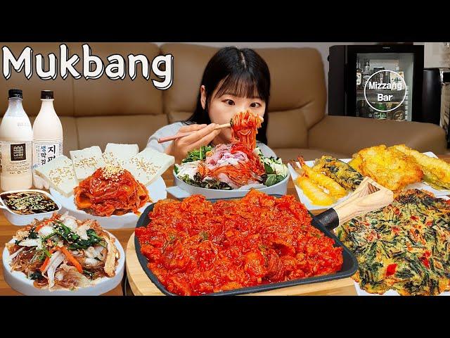 Sub)Real Mukbang- Korean Traditional Market Food  Spicy Pork, Raw Fish Noodles  Makgeolli  ASMR