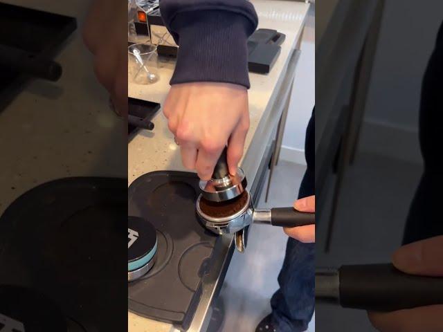 에스프레소 추출시 하면 안되는 동작 3가지 / 3 things you shouldn't do when brewing espresso#shorts