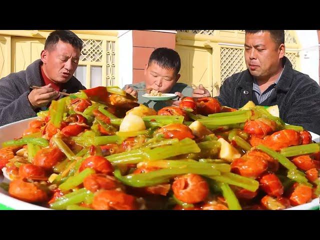 20kg shrimp tail to make hot shrimp tail noodles in northern Shaanxi! Shrimp meat tasty noodles ten