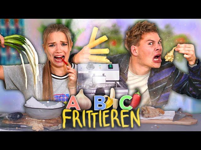 WIR FRITTIEREN DAS ALPHABET mit Julia Beautx | Joey's Jungle