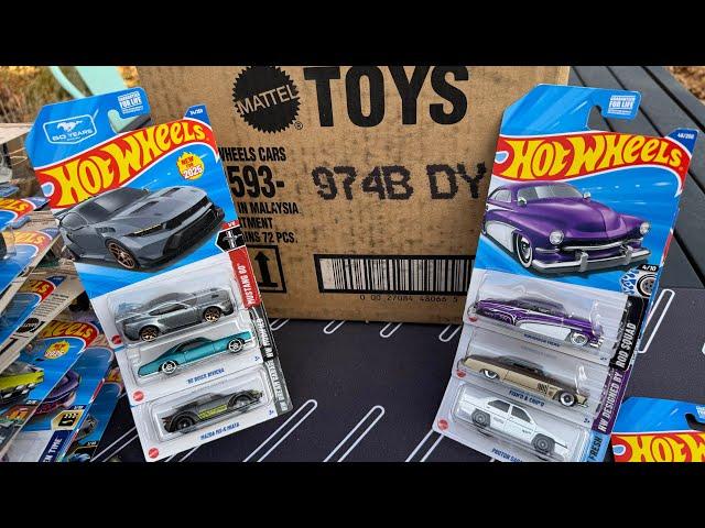 Lamley Unboxing: The Hot Wheels 2025 B Case Super & Regular Treasure Hunts are a perfect pair.