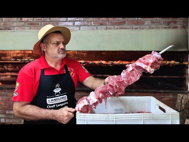 Heirs of Tradition:  the scenes of the real shed barbecue of the "gauchos" of southern Brazil