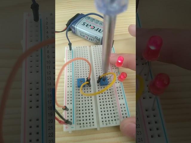 I made my first flashing LED! #beginner #circuit #led #beginneryoutuber