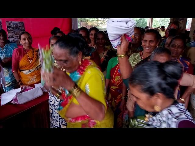 Uttan koliwada old koli women dance @ Marol Dry Fish market