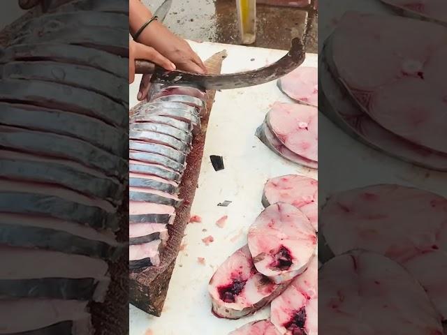 Fish Cutting Versova Koliwada #ytshorts #shorts #viral #ytstudio #shortvideo #viralshorts#viralvideo