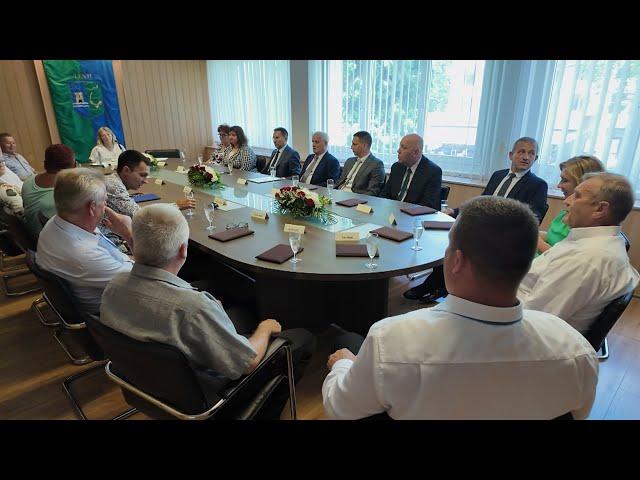 Ünnepélyesen átadták a választást követően a megbízóleveleket • 2024