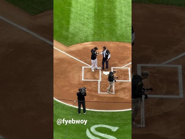 Ozzie Guillen throws ceremonial first pitch in Game 4 of the ALDS (White Sox vs Astros)