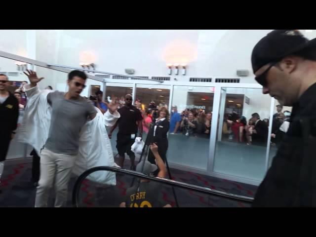 Carnival Cruise Port  - Jordan Knight & Donnie Wahlberg Arrival