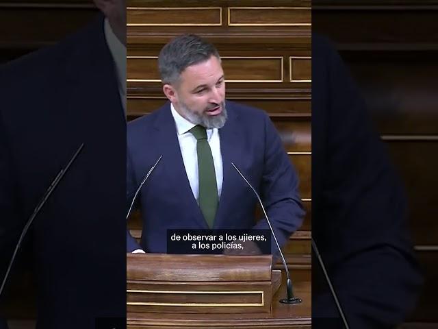 Abascal (Vox) critica la vestimenta para la moción de censura de algunos diputados