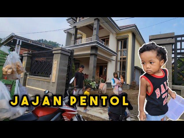 Beli sayur dan pentol di depan rumah