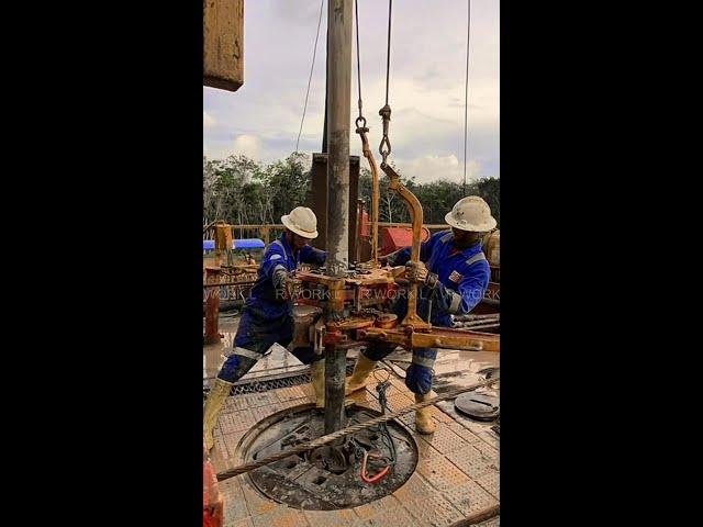 Driller vs Floorman #rig #ad #drilling #oil #tripping