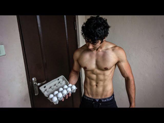 WHAT I EAT TO STAY LEAN | Quarantine Day in the Life