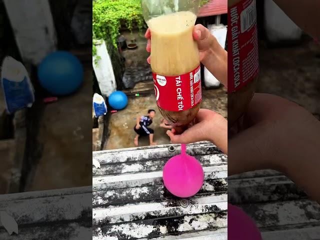 Ném bóng Coca cola