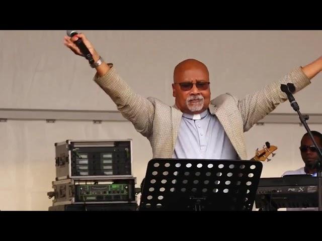 PÈRE JOCELYN GRÉGOIRE KONSER SPIRITUEL AVEC PLUSIEURS ARTISTES ILE MAURICE