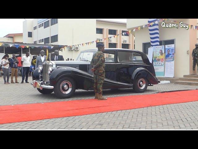 Otumfuo Osei Tutu II størms Cape Coast with over 200 V8 Convoy