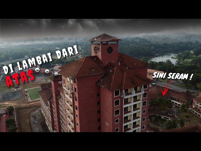 SERAM!! Di LAMBAI Dari Atas! PENUNGGU PARADISE RESORT 5 STAR MELAKA | Pucat muka nya rambut Panjang!